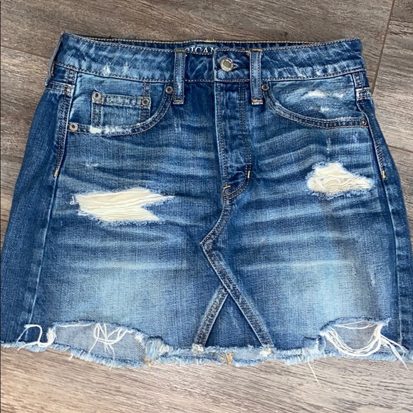 American Eagle Ripped Jean Skirt - Picture 1 of 3